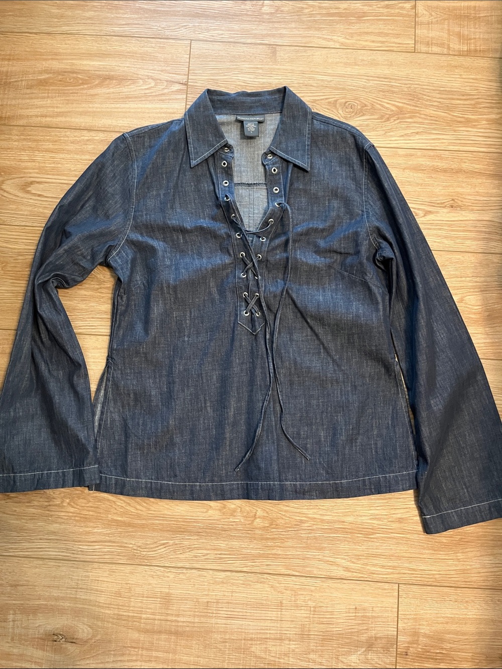 Vintage Y2K Banana Republic denim lace up shirt